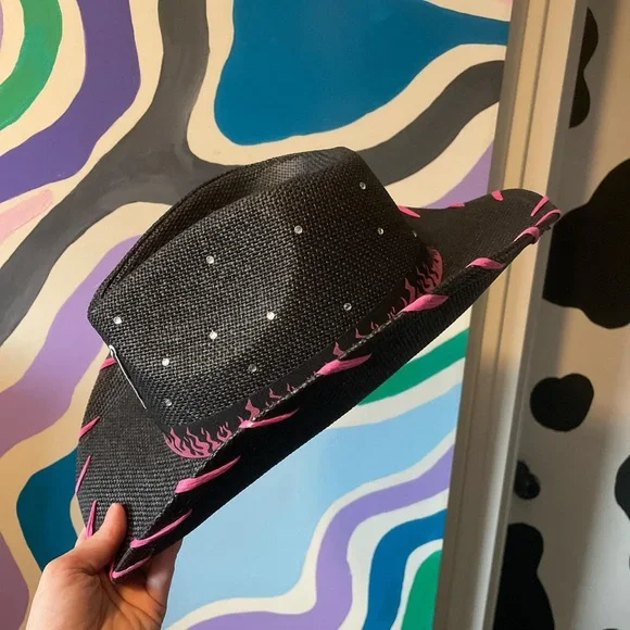 Kuromi Flames Woven Cowboy Hat - Picture 4 of 6